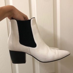 Western white chelsea boot